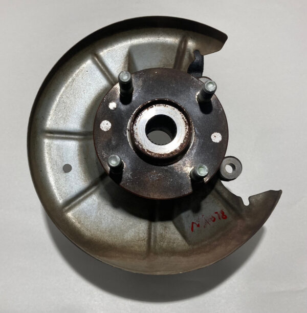 1990-1993 Mazda Miata 1.6l Passenger Side Rear Spindle Hub Assembly / Non-ABS / 74K NA078
