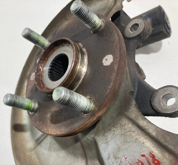 1990-1993 Mazda Miata 1.6l Passenger Side Rear Spindle Hub Assembly / Non-ABS / 74K NA078 - Image 2