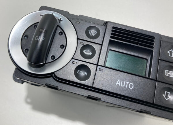 2000-2006 Audi TT Automatic Climate Control Module / 8N0820043A / T1026 - Image 2