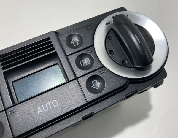 2000-2006 Audi TT Automatic Climate Control Module / 8N0820043A / T1026 - Image 3
