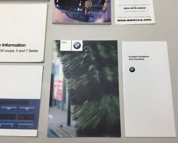 2002 BMW Z3 2.5i Roadster Factory Owner's Manual w/ Case / Z3029 - Image 4