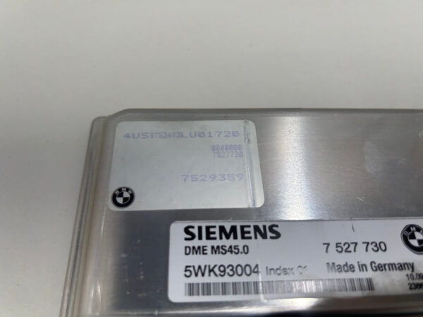 2003 E85 BMW Z4 3.0i M54 Engine Control Module ECU DME / 7 527 730 / Z4052 - Image 2