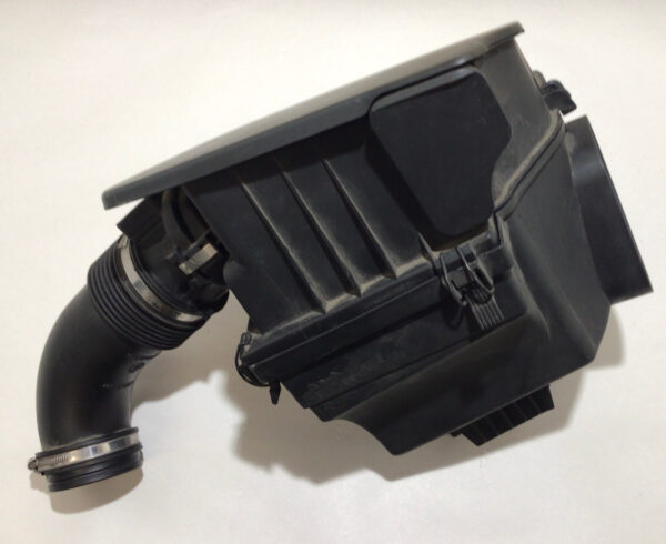 2003-2005 E85 BMW Z4 2.5i Air Box w/ MAF / Mass Air Flow Sensor / Intake / Z4043