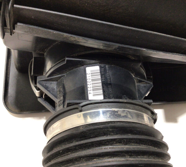 2003-2005 E85 BMW Z4 2.5i Air Box w/ MAF / Mass Air Flow Sensor / Intake / Z4043 - Image 4