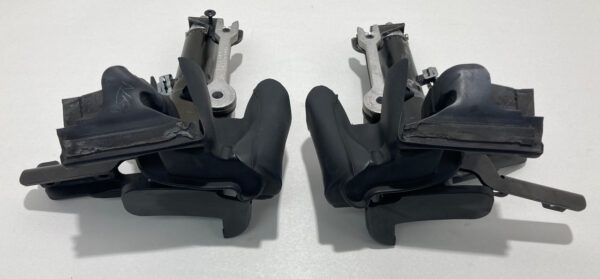 2003-2008 E85 BMW Z4 Convertible Top Hydraulic Lift Cylinder Hinges / Pair *DAMAGE* / Z4053 - Image 5
