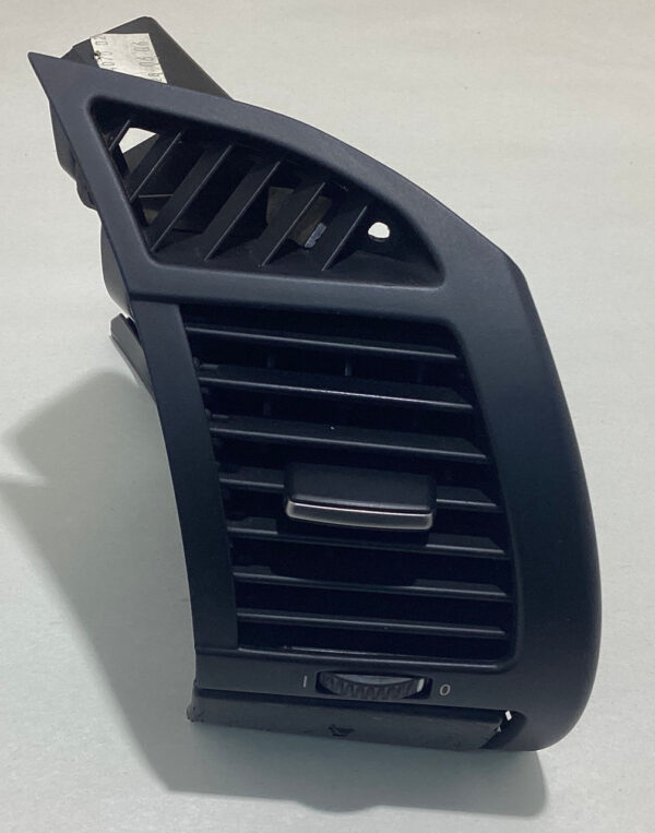 2003-2008 E85 E86 BMW Z4 Passenger Side Air Vent & Cup Holder / Z4051 - Image 3