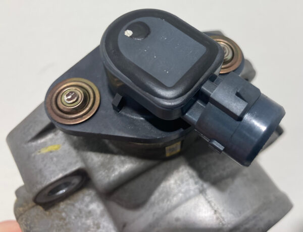 2004-2005 Honda S2000 OEM Throttle Body / 141K HS003 - Image 4