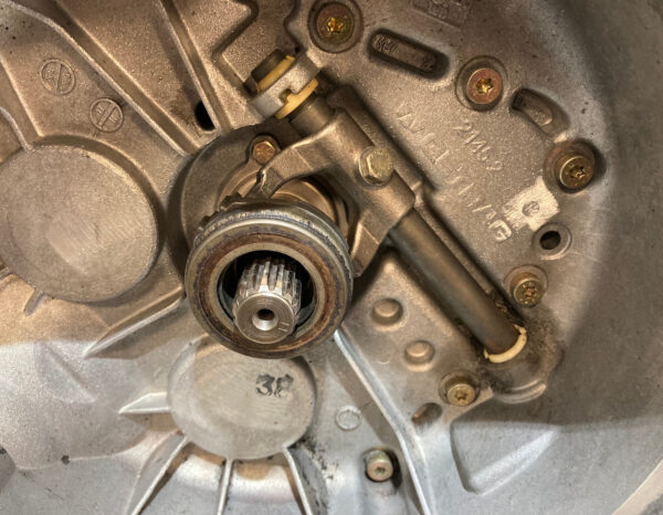 2005-2006 Mini Cooper S Getrag 6 Speed Manual Transmission w/ Limited Slip Differential LSD / GS6-85BG / 86K R1028 - Image 3