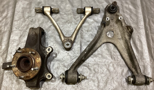 2005-2013 Chevrolet Corvette C6 Base Driver Front Knee / Spindle Hub w/ Control Arms / C6011