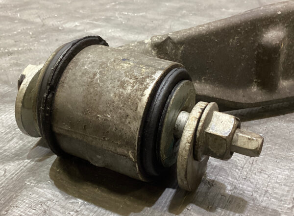 2005-2013 Chevrolet Corvette C6 Base Driver Front Knee / Spindle Hub w/ Control Arms / C6011 - Image 2