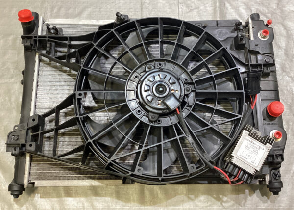 2005-2013 Chevrolet Corvette C6 Base / Grand Sport Radiator w/ Fan Assembly / Automatic / C6014