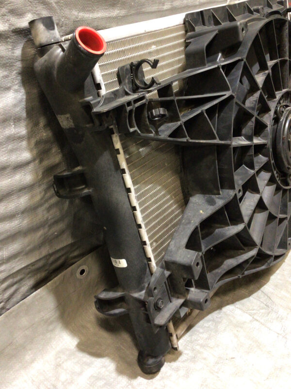 2005-2013 Chevrolet Corvette C6 Base Radiator w/ Fan Assembly / C6007 - Image 5