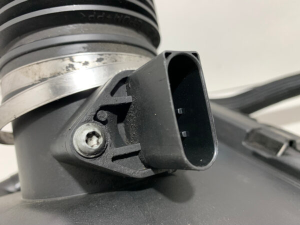 2006-2010 BMW M6 OEM Air Intake Airbox w/ MAF / Pair / Passenger Side / M6003 - Image 4