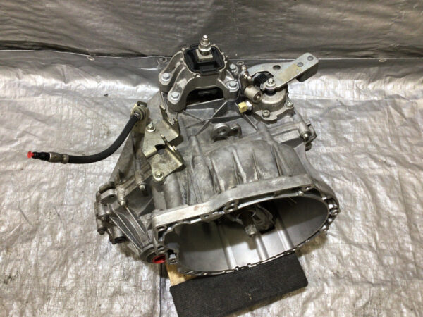 2007-2010 Mini Cooper S 6 Speed Manual Transmission / 100k / R2019 - Image 4