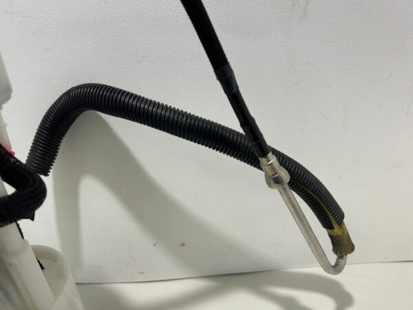 2007-2013 Chevrolet C6 Corvette Driver Side Fuel Pump Sending Unit / 19420860 / 58k / C6014 - Image 2