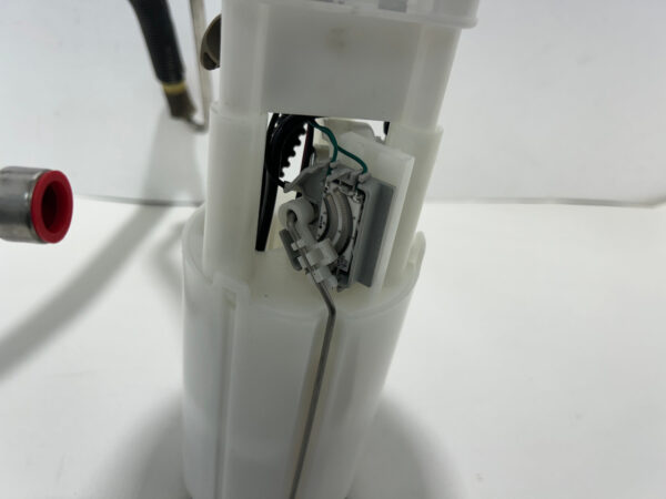 2007-2013 Chevrolet C6 Corvette Driver Side Fuel Pump Sending Unit / 19420860 / 58k / C6014 - Image 4