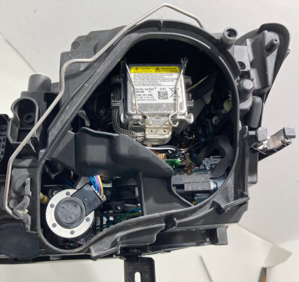 2008-2010 Audi TT MK2 Passenger Side Headlight / Xenon HID / T2012 - Image 3