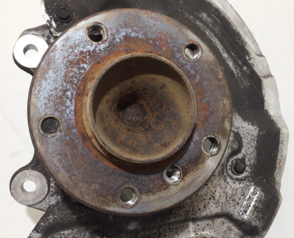 2008-2013 BMW 128i 135i Passenger Front Spindle w/ Hub Assembly / B1008 - Image 4