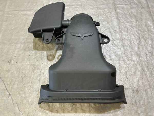2008-2013 Chevrolet Corvette C6 6.2l LS3 Air Intake Shroud / Air Box / MAF / C6016