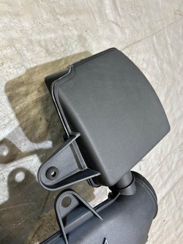 2008-2013 Chevrolet Corvette C6 6.2l LS3 Air Intake Shroud / Air Box / MAF / C6016 - Image 4