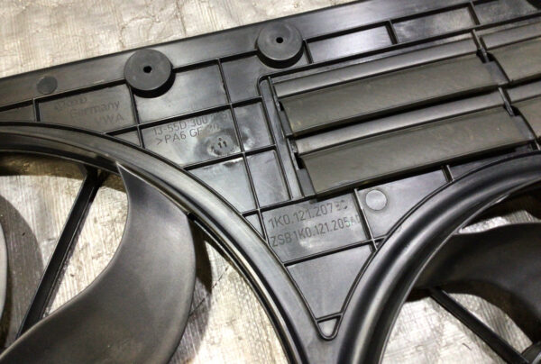 2008-2015 Audi TT Quattro OEM Radiator Cooling Fan w/ Shroud / 25k / T2008 - Image 4