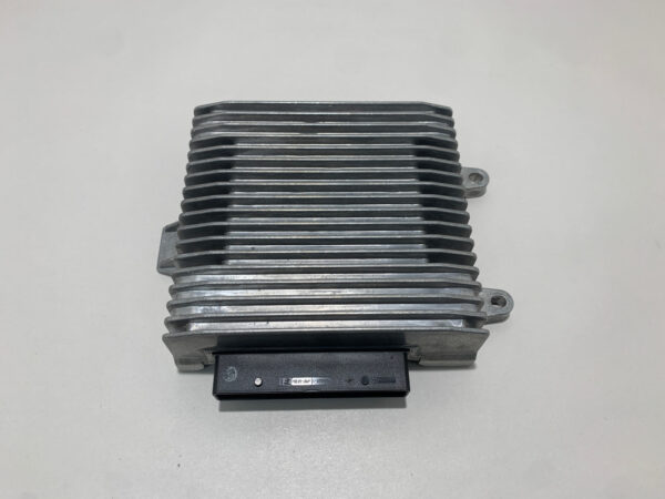 2009-2015 Audi TT 8J OEM Audio Amplifier / 8J0035223F / T2009