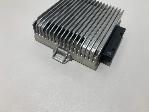 2009-2015 Audi TT 8J OEM Audio Amplifier / 8J0035223F / T2009 - Image 3