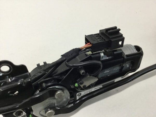 2009-2016 BMW E89 Z4 Convertible Top Locking Motor w/ Latches / OEM / Z4901 - Image 5