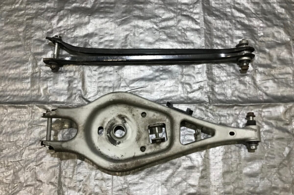 2009-2016 BMW E89 Z4 Passenger Side Rear Trailing Arm Knee / Z4903 - Image 4