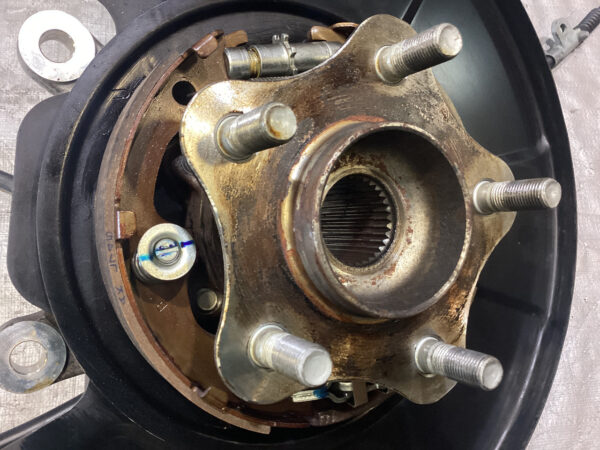 2009-2020 Nissan 370Z Driver Side Rear Knee Hub w/ Control Arms / 84K 7Z020 - Image 3