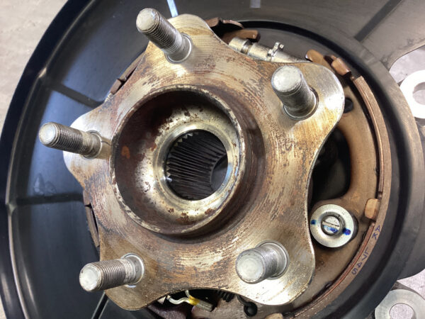 2009-2020 Nissan 370Z Passenger Side Rear Knee Hub w/ Control Arms / 84K 7Z020 - Image 3