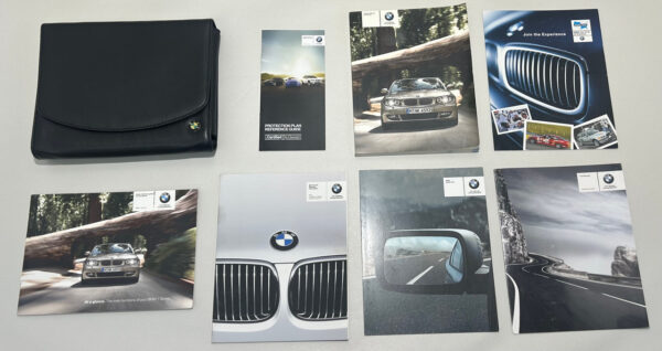 2011 BMW 135i Convertible Factory Owner's Manual w/ Case / B1010