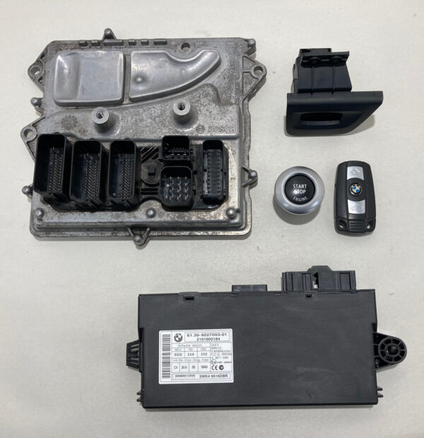 2011 BMW 135i Engine Control Module DME w/ CAS3 Module / Key Set / Manual / 7614754 / B1010