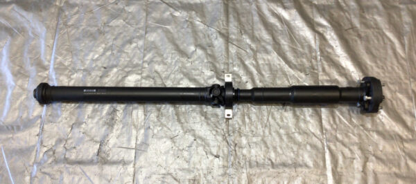 2011-2013 BMW 135i Driveshaft w/ U joints / Automatic / B1007