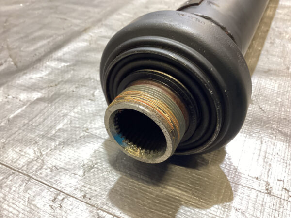 2011-2013 BMW 135i Driveshaft w/ U joints / Automatic / B1009 - Image 3