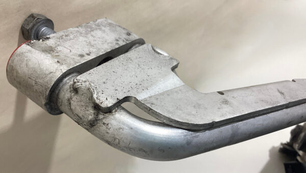 2011-2013 BMW 135i N55 Engine Oil Cooler / 17217564702 / B1010 - Image 3