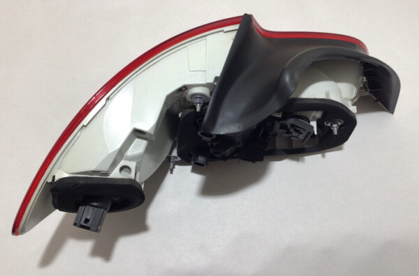 2012-2013 BMW 138i 135i OEM LCI Passenger LED Tail Light / B1009 - Image 2