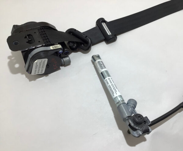 2012-2013 Fiat 500 Abarth Passenger Front Seat Belt w/ Tensioner / F5016 - Image 3