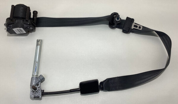 2012-2017 Fiat 500 Abarth Driver & Passenger Front Seat Belts w/ Tensioners / F5019 - Image 2