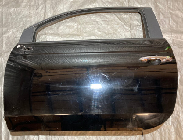 2012-2017 Fiat 500 Abarth Driver Side Door Assembly / Nero Puro / Straight Black F5018