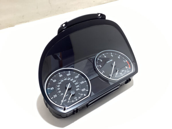 2013 BMW 135i Instrument Gauge Cluster / 928380004 / B1009 - Image 2
