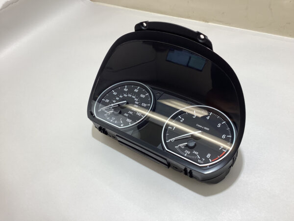 2013 BMW 135i Instrument Gauge Cluster / 928380004 / B1009 - Image 4