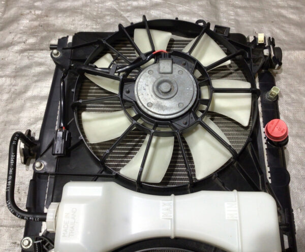 2014-2016 Honda CRZ Radiator w/ Cooling Fans & Overflow Tank / Manual / CZ014 - Image 3