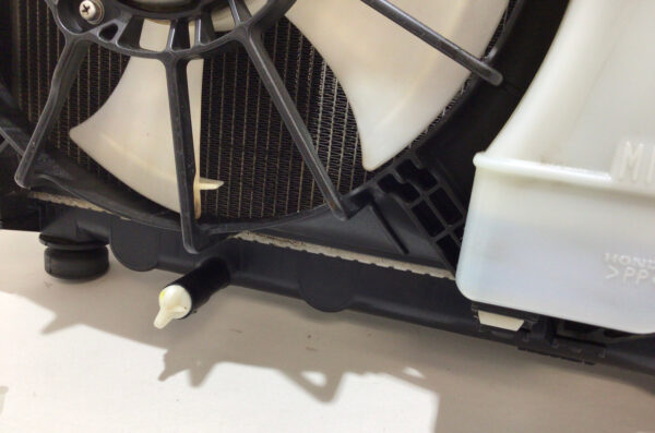 2014-2016 Honda CRZ Radiator w/ Cooling Fans / Tank / Manual / 61k / CZ010 - Image 3