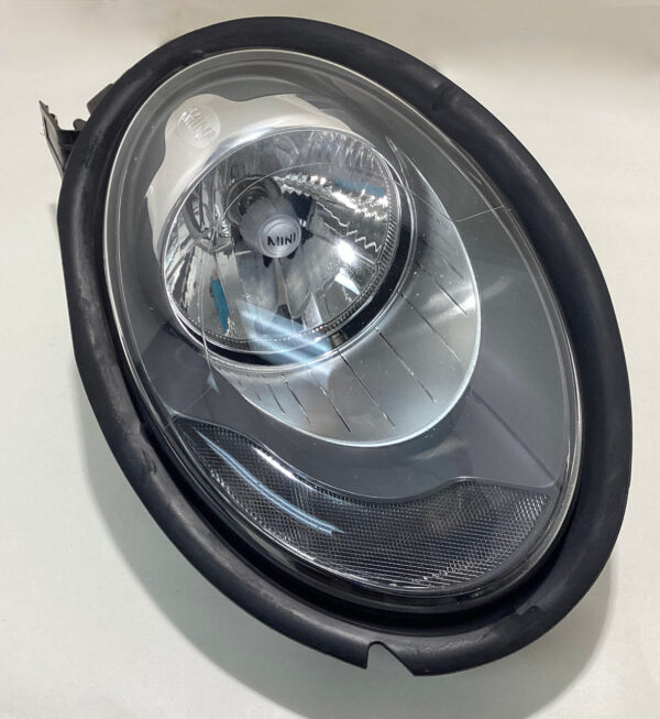 2014-2018 Mini Cooper F56 F55 F57 Passenger Side Halogen Headlight / R3011