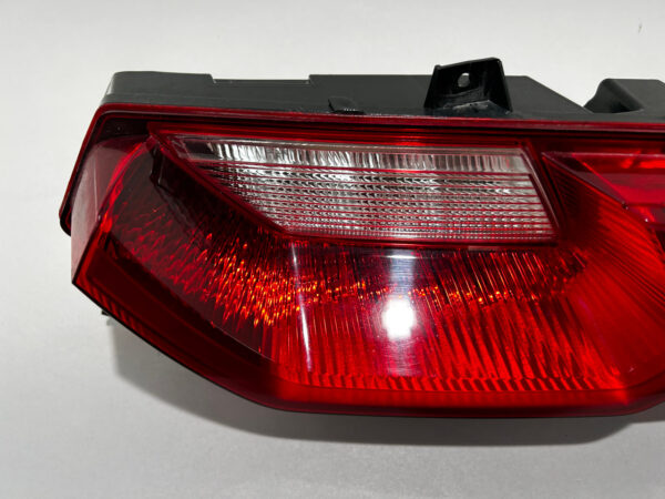 2014-2019 Chevrolet C7 Corvette Stingray Driver Tail Light / C7003 - Image 4