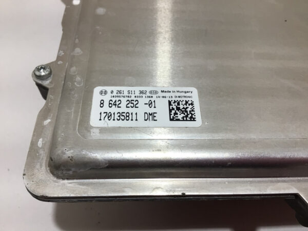 2015 F83 BMW M4 S55 Engine Control Module ECU DME / 8642252 / F8M02 - Image 2