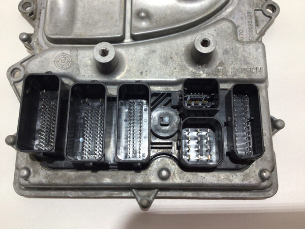 2015 F83 BMW M4 S55 Engine Control Module ECU DME / 8642252 / F8M02 - Image 4