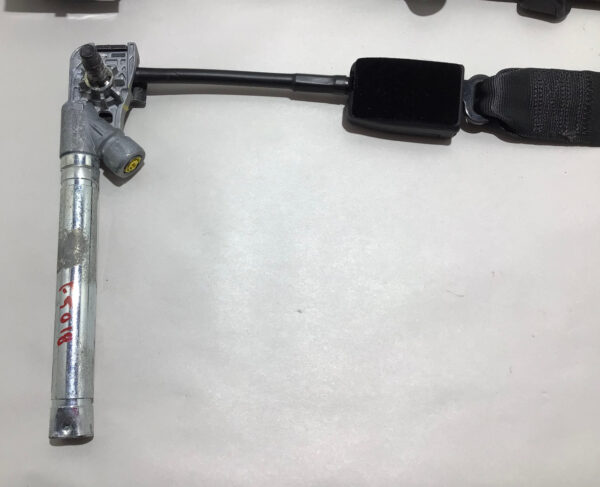 2015-2019 Fiat 500 Abarth Passenger Front Seat Belt w/ Tensioner / F5018 - Image 2