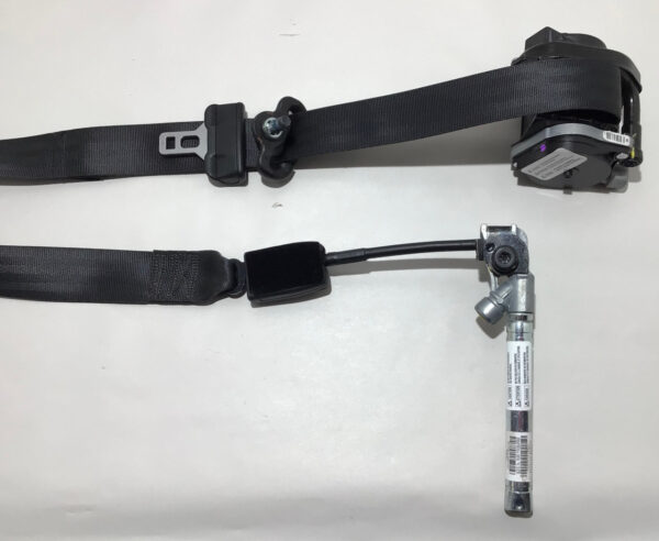 2015-2019 Fiat 500 Abarth Passenger Front Seat Belt w/ Tensioner / F5018 - Image 4